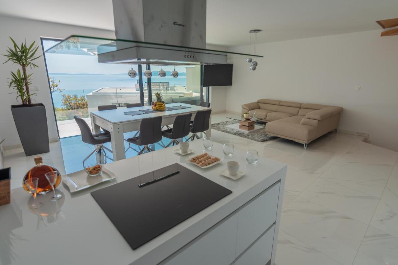 Villa The Boat With Rooftop Pool Matulji Exterior photo