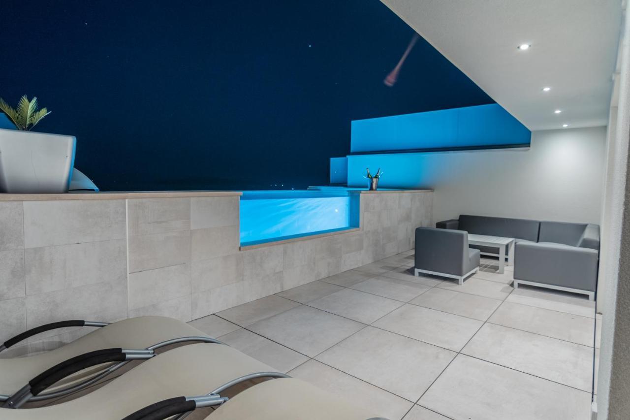 Villa The Boat With Rooftop Pool Matulji Exterior photo