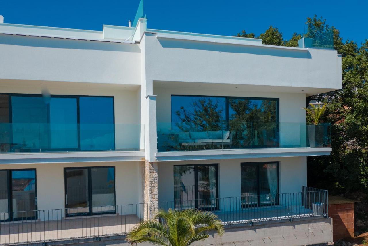 Villa The Boat With Rooftop Pool Matulji Exterior photo